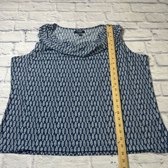 Chaps Blue and Ivory Patterned Blouse. Size 1X - Picture 4 of 6